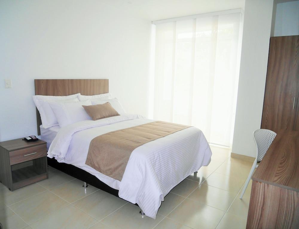Torca Hotel Кали Екстериор снимка